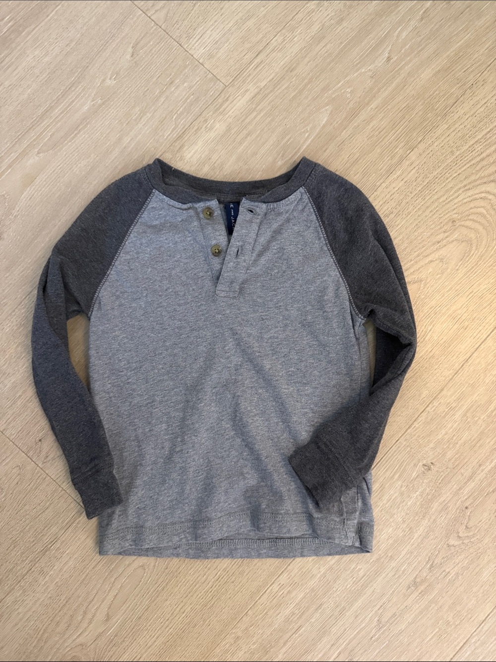 Janie and Jack Long-Sleeve Henley Top in Light Gray and Dark Gray 3T never worn